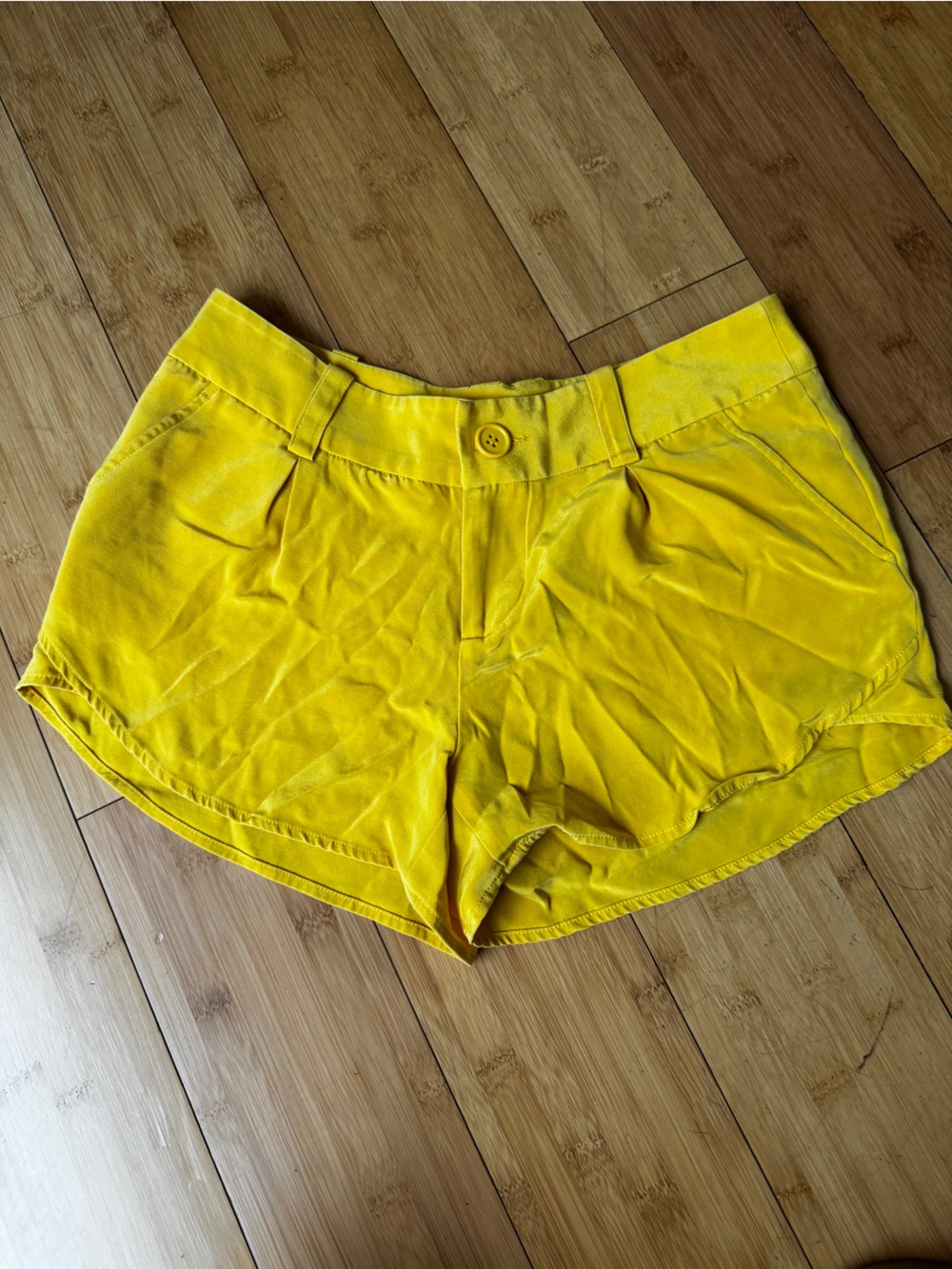 ALICE AND OLIVIA yellow butterfly  shorts
